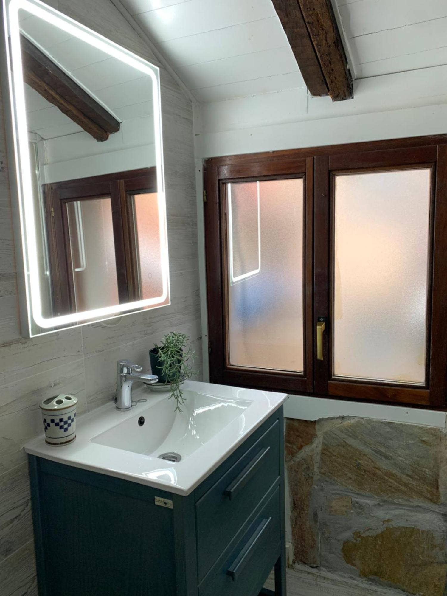 Quarto em Acomodações Particulares Precioso Atico En Casco Viejo